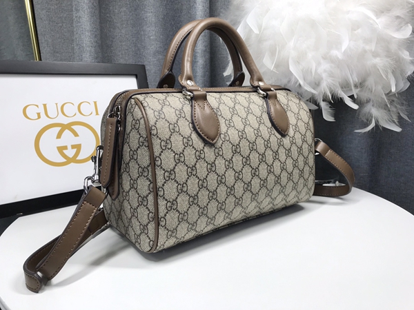 激安グッチバッグコピー背面デザイン